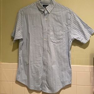 💙Croft and barrow, Blue and white stripes men's shirt size small